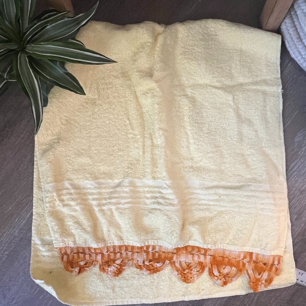Unbranded Yellow Orange Crochet Trim Hand Towel One Size